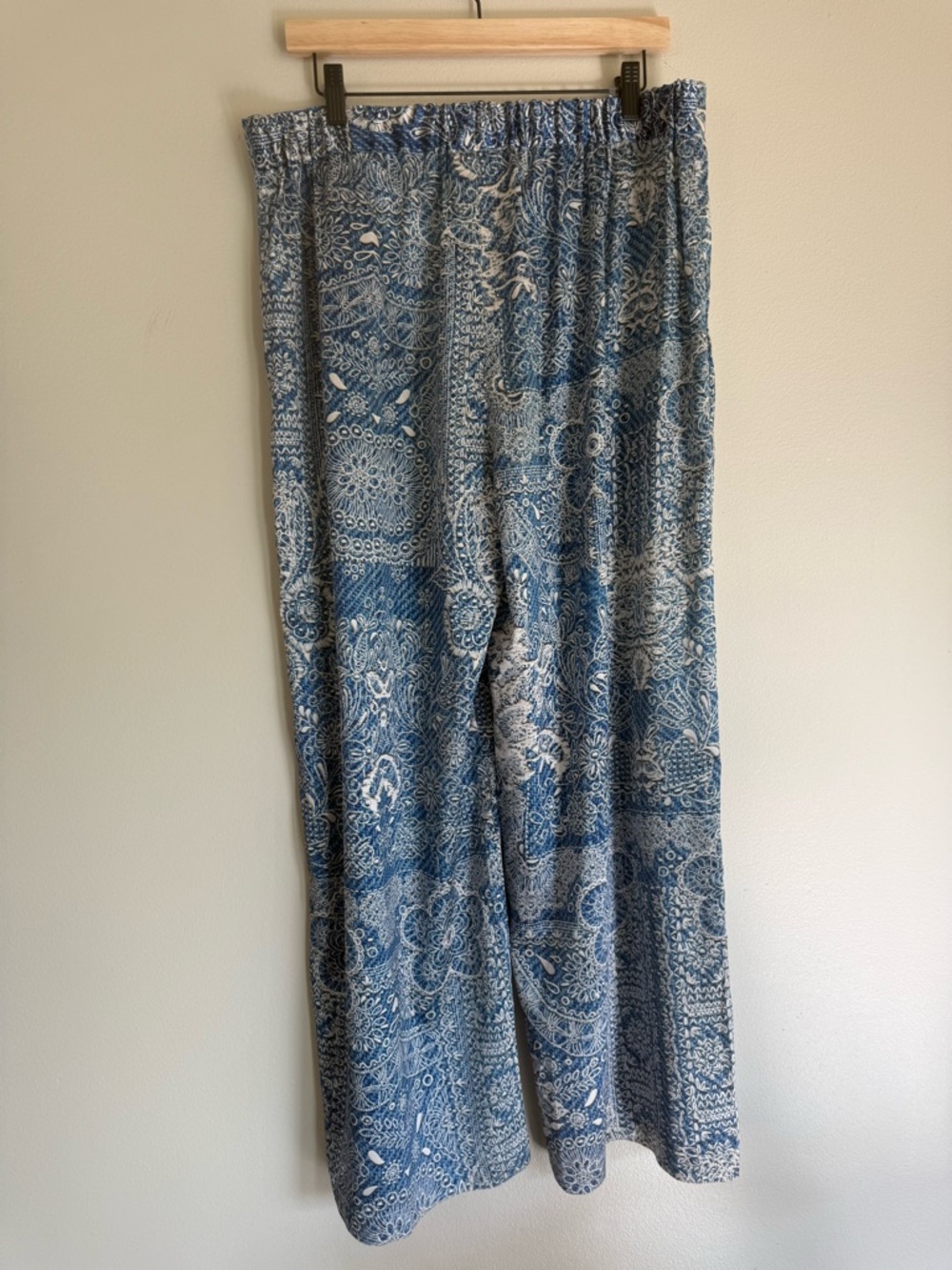 Johnny Was Silk Blend Wide Leg Pants Blue Paisley Boho NWT Size L - Picture 6 of 12